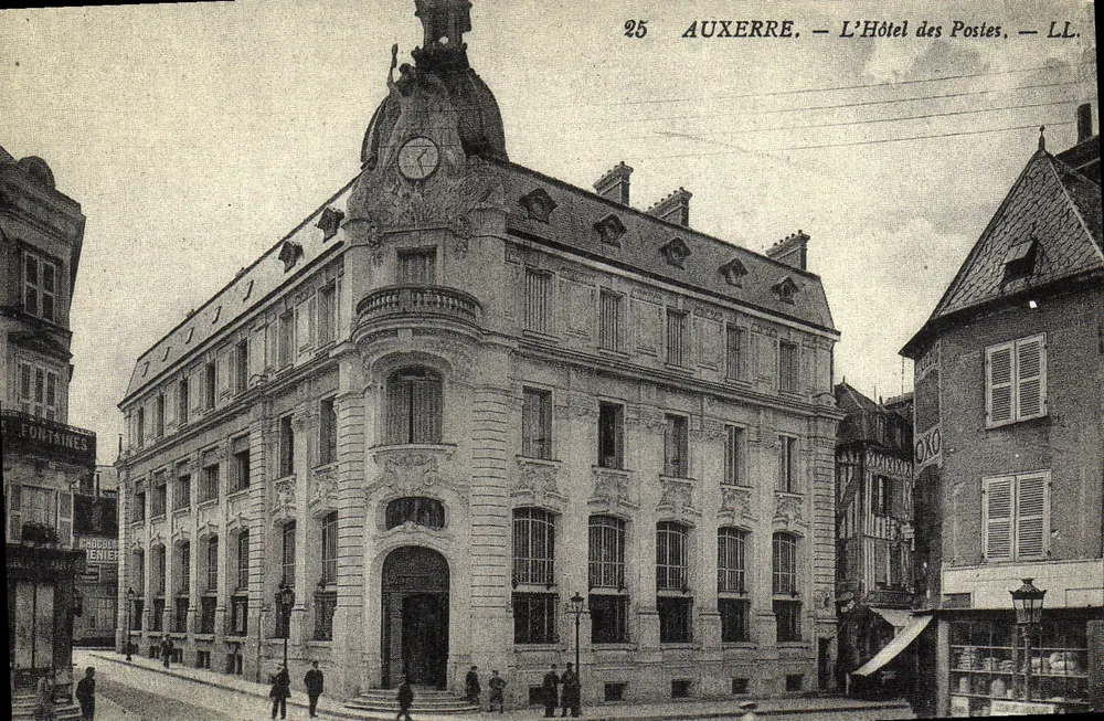 Auxerre — O Hotel das Postas — LL. — Editor LL, n° 25 - Frente