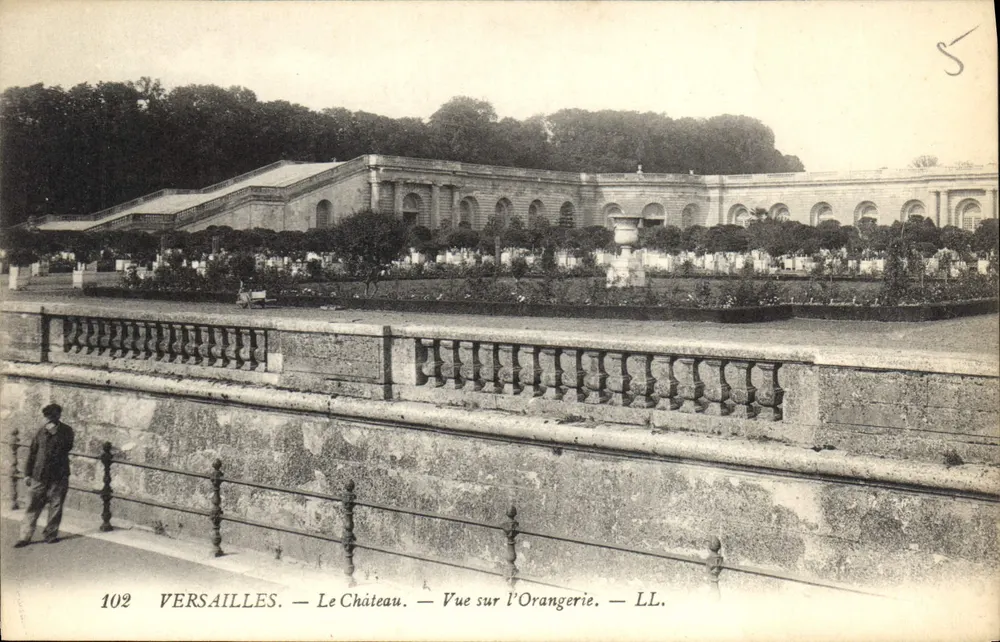 Versailles — O Castelo — Vista sobre a Orangerie — LL. — N° 102 - Frente