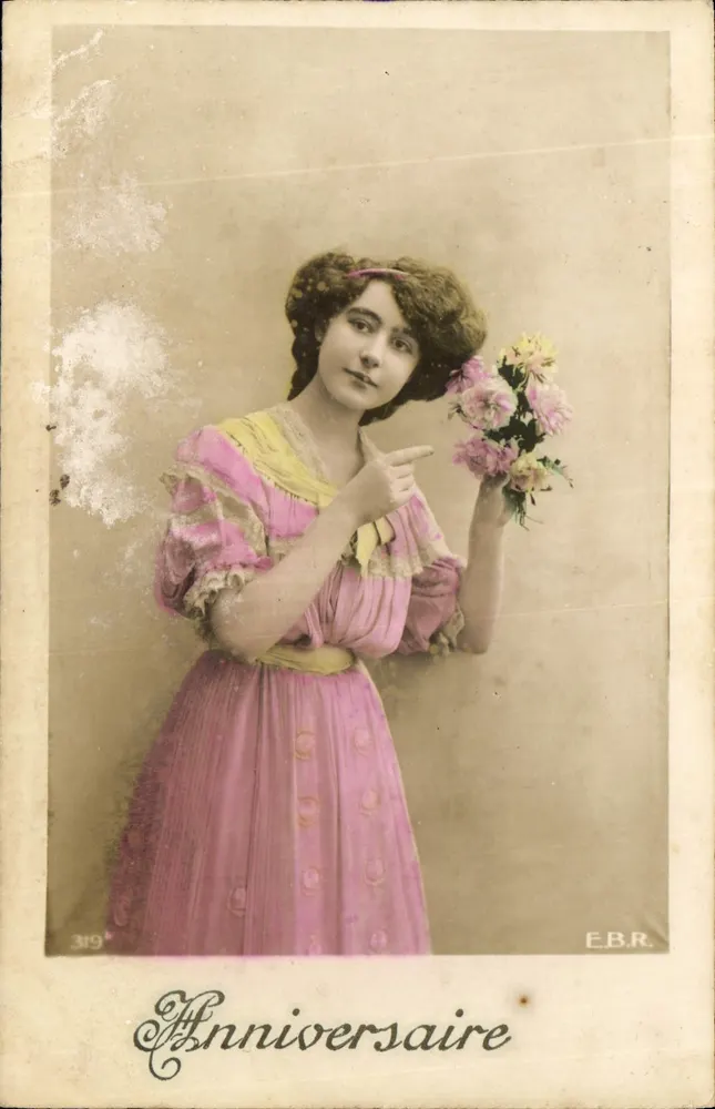 Joven mujer en vestido rosa — Aniversario — E.B.R. n°319 - Anverso
