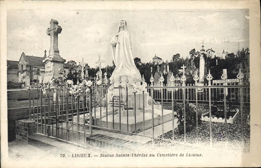 Statue der Heiligen Thérèse auf dem Friedhof von Lisieux — G. Artaud, Verlag, Nr. 70 - Vorderseite