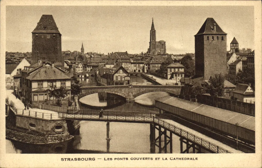 Straßburg — Die überdachten Brücken und die Kathedrale - Vorderseite