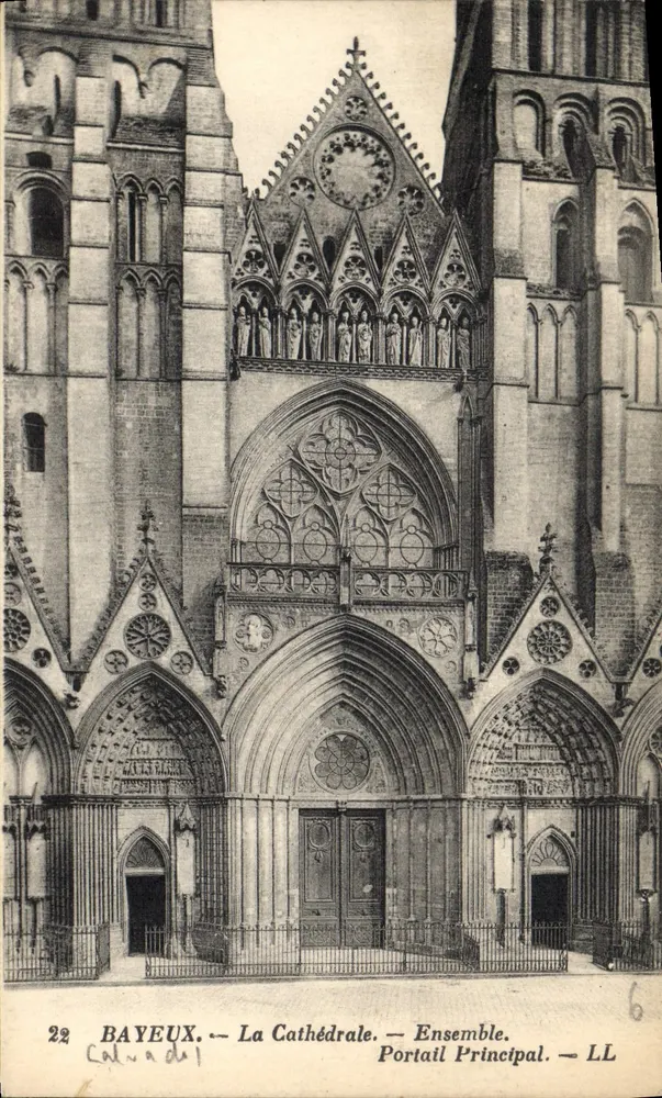Bayeux — Die Kathedrale — Haupteingang — LL - Vorderseite