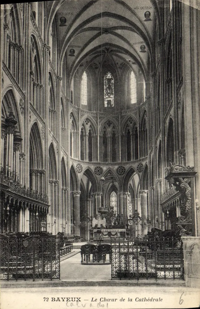Bayeux — O Coro da Catedral — Livraria R. Deslandes - Frente