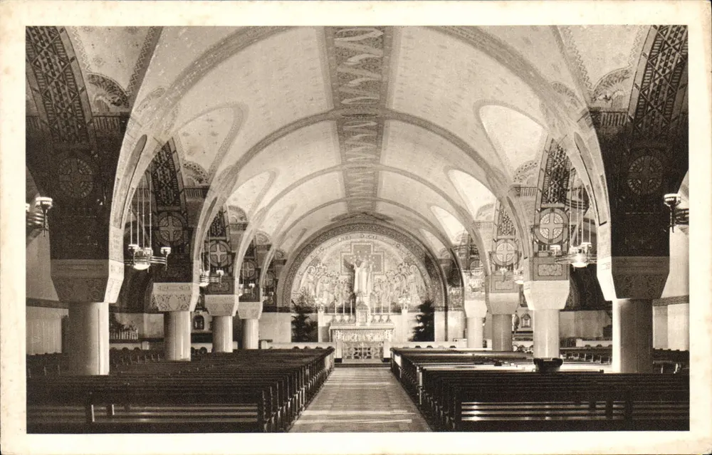 A Basílica de Lisieux — A Cripta — Vista Geral — Depositado - Reprodução Impressa - Dragez-Paris - Frente