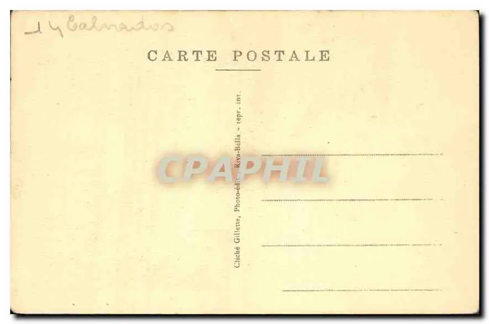 Ouistreham-Riva-Bella - Notre-Dame des Dunes — Ruinen einer Kapelle mit Kreuz und zwei Personen vor dem Eingang - Rückseite