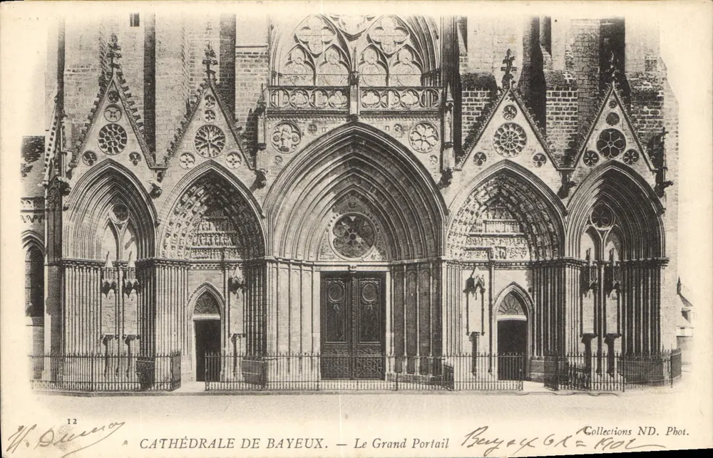 Kathedrale von Bayeux — Der Große Portal — Collections ND. Phot. - Vorderseite