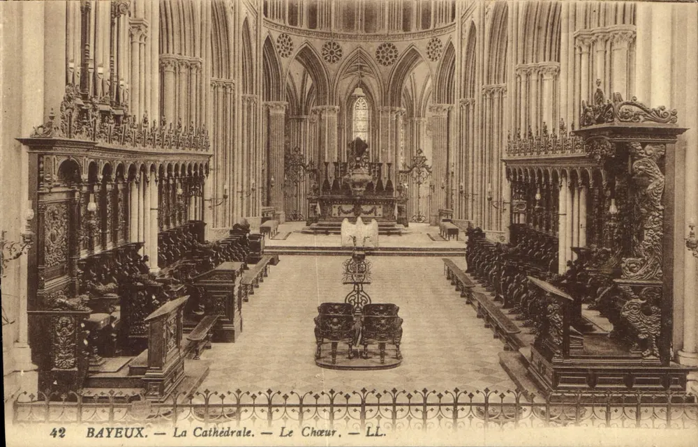 Bayeux — A Catedral — O Coro — LL. — n°42 - Frente