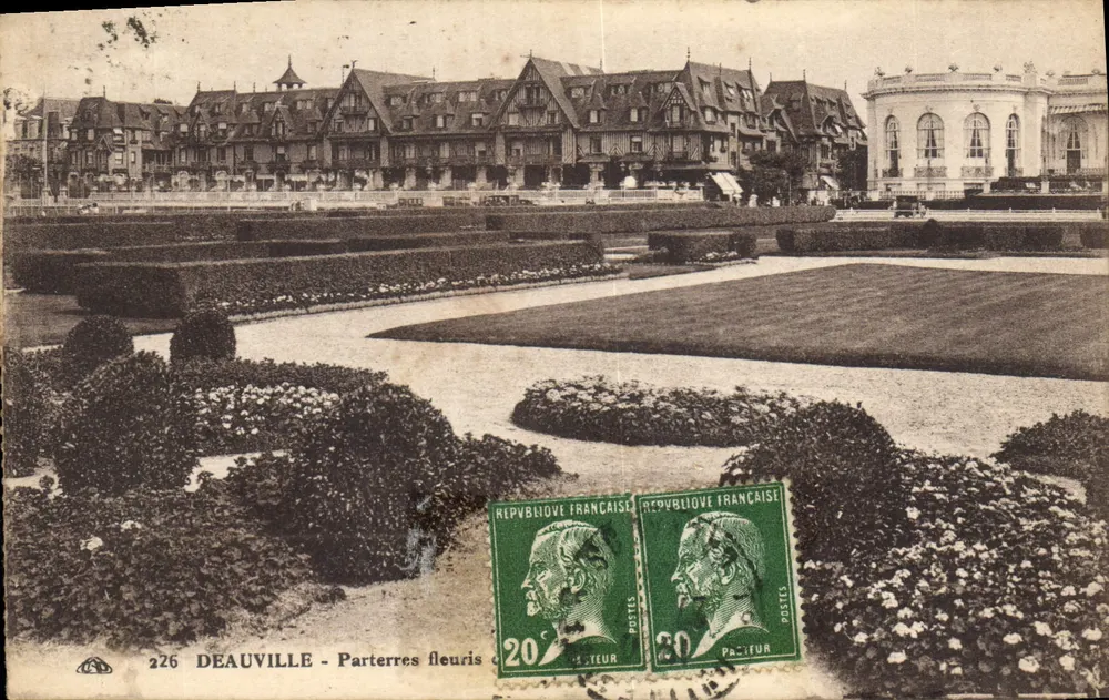 Deauville - Parterres floridos — editor CPAPHIL Mécaniques, Strasbourg, n° 226 - Frente