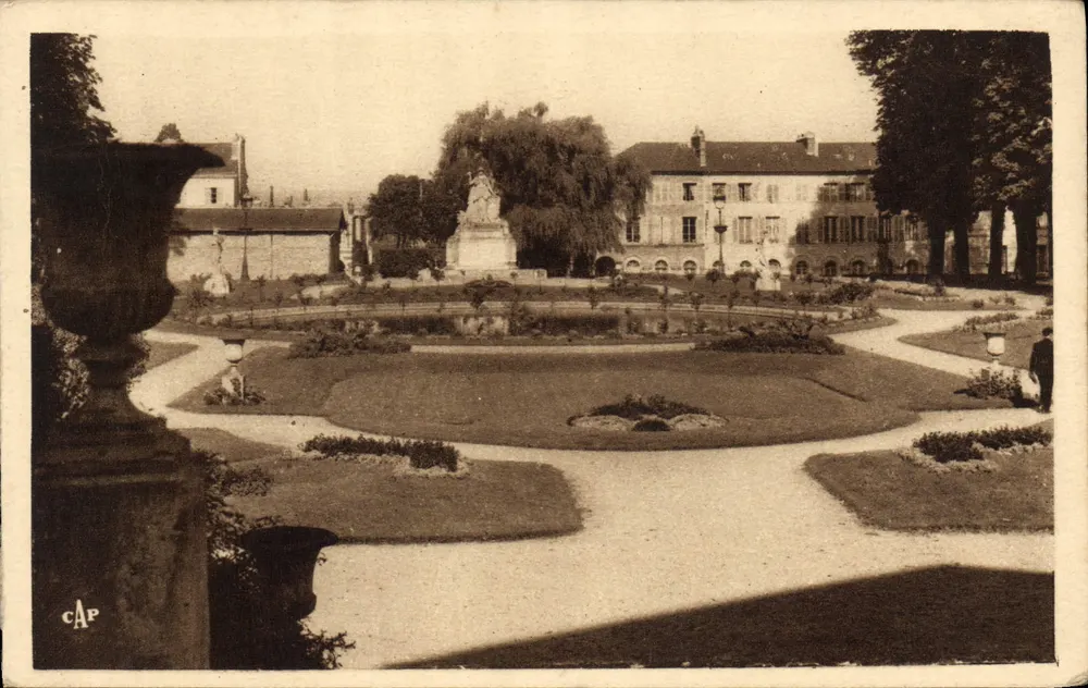 Lisieux — O Jardim Público — Cº des Arts Photomécaniques - Frente