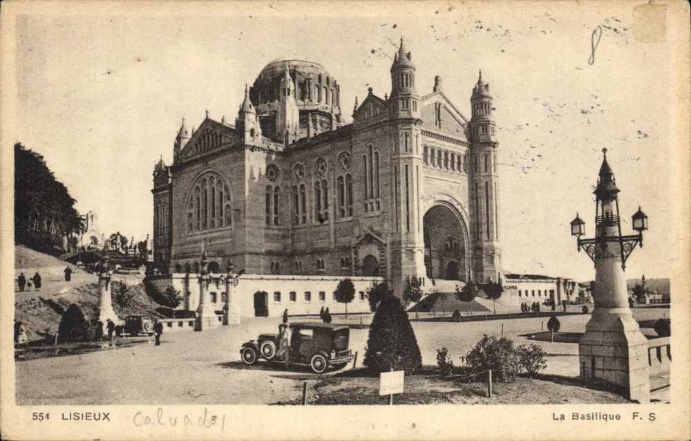 Lisieux — A Basílica — Edição Frérot, Saint-Lô, n°554 - Frente