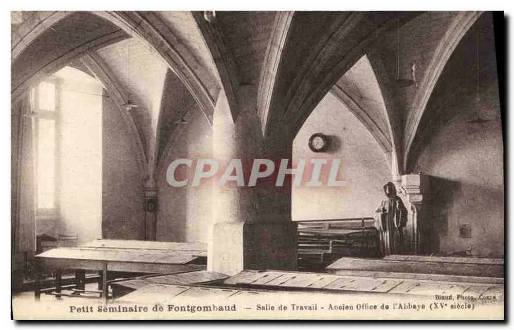 Kleiner Seminarium von Fontgombaud — Arbeitsraum - Ehemaliges Amt der Abtei (15. Jahrhundert) — Binaud, Foto. Corns - Vorderseite