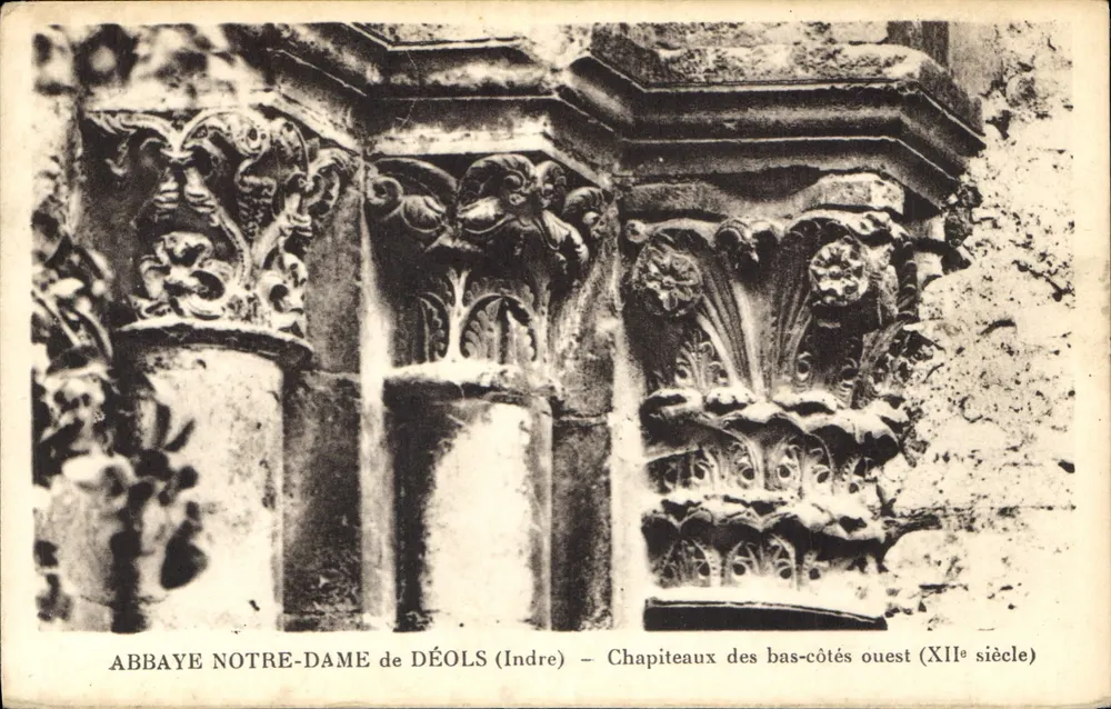 Abtei Notre-Dame de Déols (Indre) — Kapitelle der Westseiten (12. Jahrhundert) - Vorderseite
