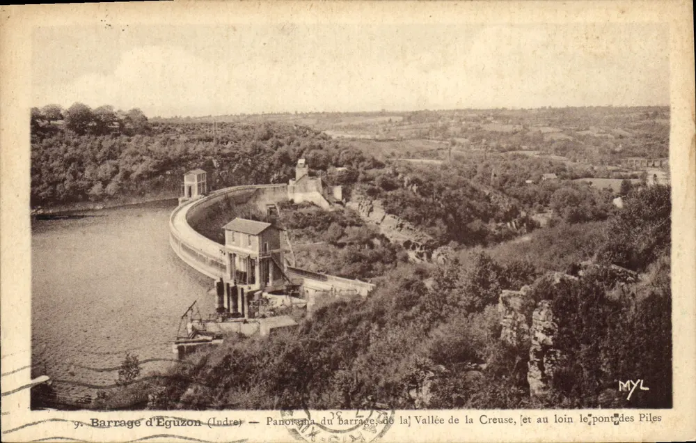 Barragem de Eguizon (Indre) — Panorama da barragem, da Vale da Creuse, e ao longe o ponte das Piles — MYL - Frente
