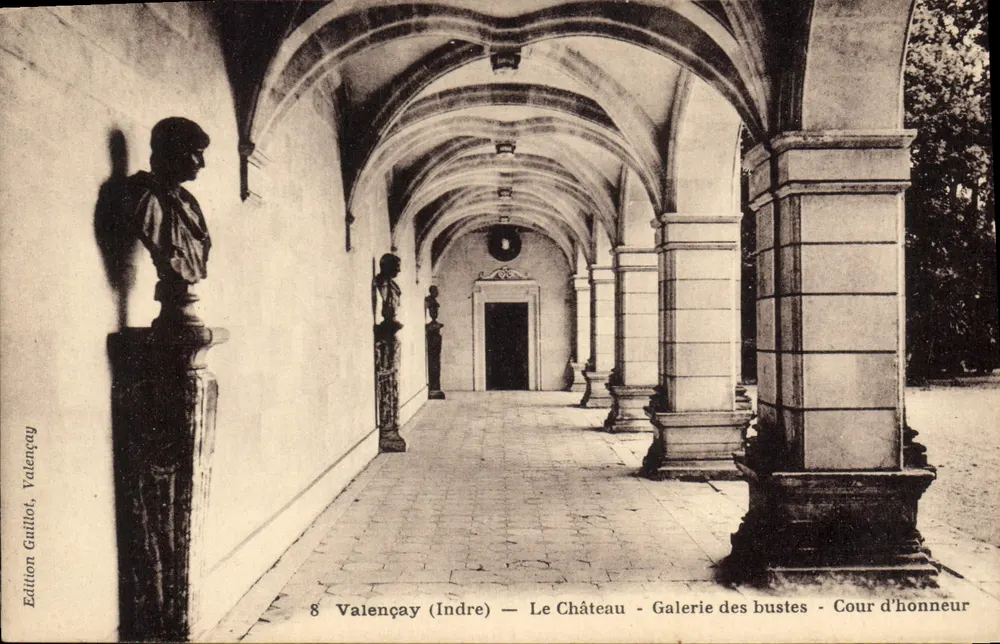 Valençay (Indre) — Das Schloss — Galerie der Büsten — Ehrenhof - Vorderseite