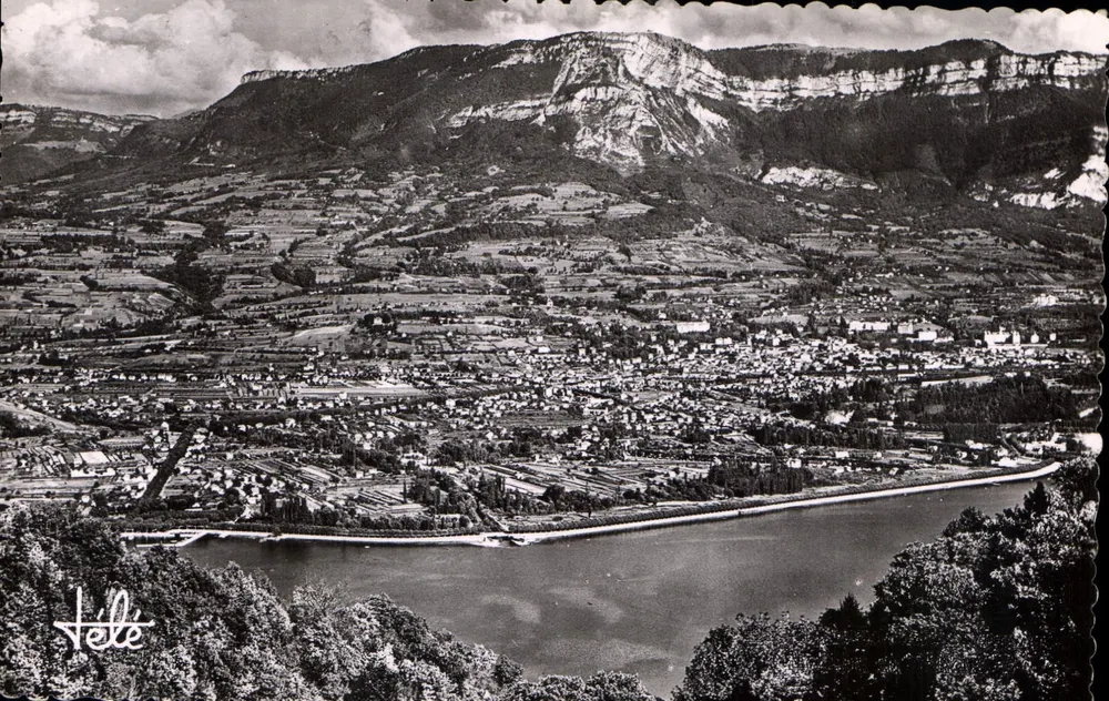 Aix-les-Bains — Allgemeiner Blick — Der See und der Mt. Revard — Verlag TELE - Vorderseite