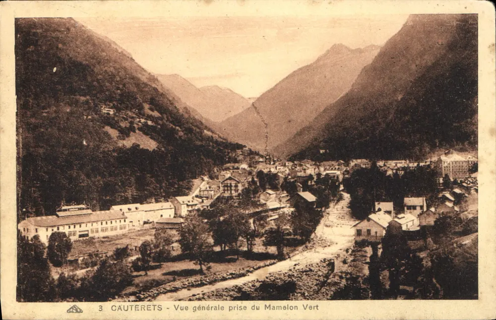 Cauterets — Vista geral tirada do Mamelon Vert — editor não identificado, n° de série 3 - Frente