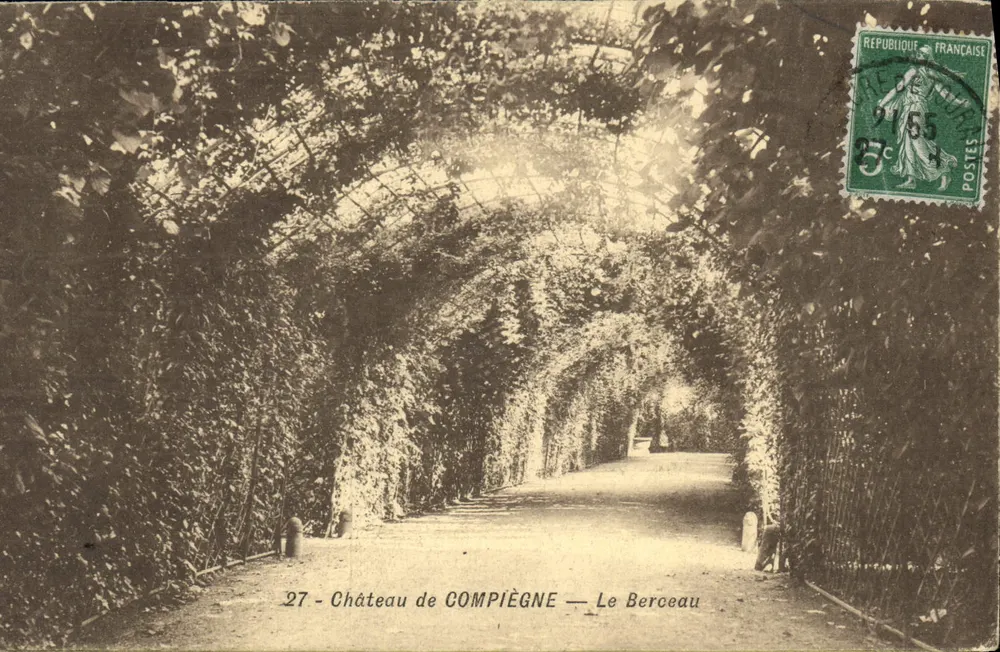 Castelo de COMPIÈGNE — Le Berceau — Editor não visível, número de série 27 - Frente