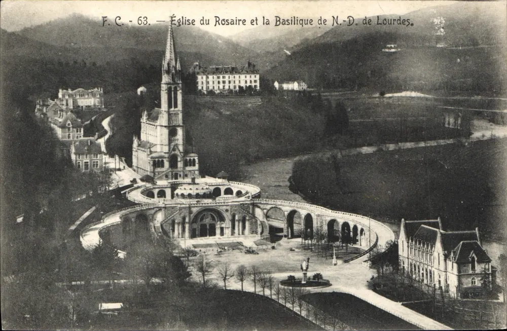 Kirche des Rosenkranzes und die Basilika Notre-Dame de Lourdes — F.C. - 63 - Vorderseite