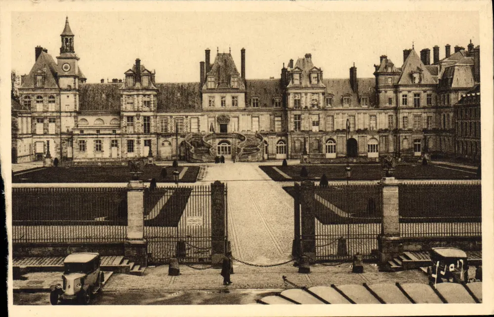 Fontainebleau (S.-et-M.) — Das Schloss - Cour des Adieux — Éditions d'Alèvyn - Vorderseite