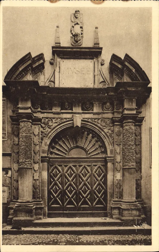 Aurillac (Cantal) — Eingang zum Museum für Malerei und Skulptur (17. Jahrhundert) — Les Éditions d'Art Yvon, Paris - Vorderseite