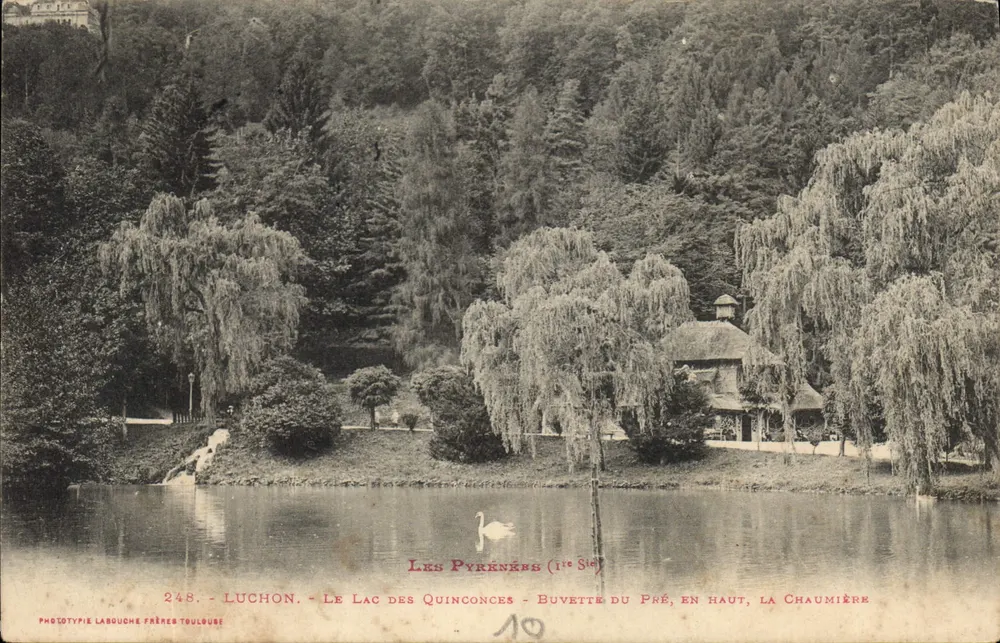 Luchon — See der Quinconces — Buvette du Pré, oben, die Chaumière - Vorderseite