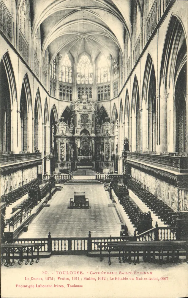 Toulouse - Catedral de São Etienne — Interior do coro e do retábulo do altar-mor - Frente