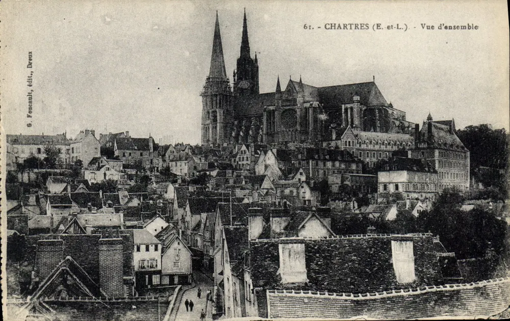 Chartres (E.-et-L.) — Vista geral — G. Fonceault, editor, Dreux - Frente