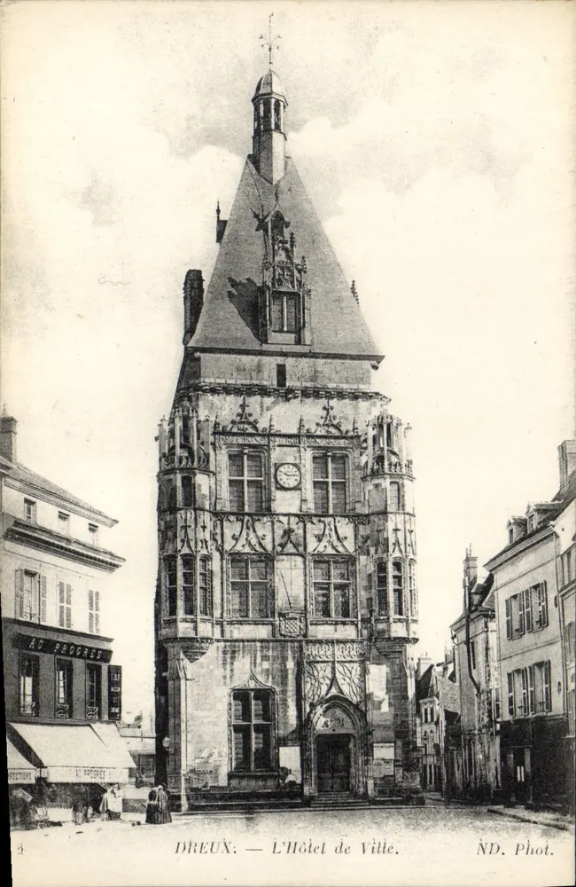 Dreux — O Hotel de Ville — ND. Fot. - Frente