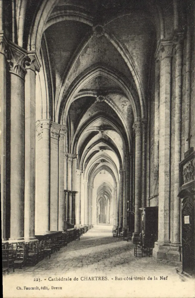 Catedral de CHARTRES — Lado derecho del transepto — Ch. FOUCAULT, edit. Dreux, n°223 - Anverso