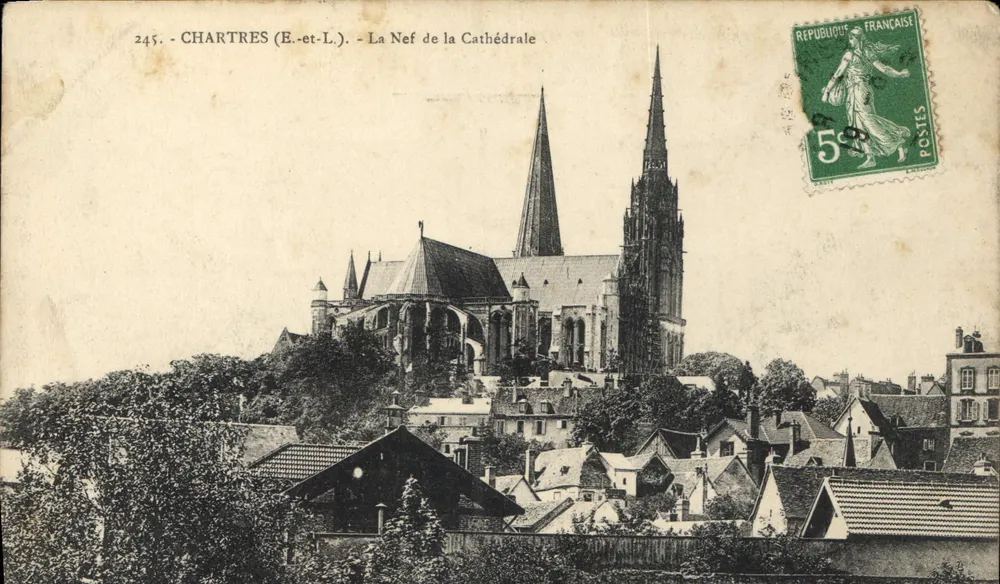 Chartres (E.-et-L.) - A Nave da Catedral — Editor Desconhecido, n° 245 - Frente