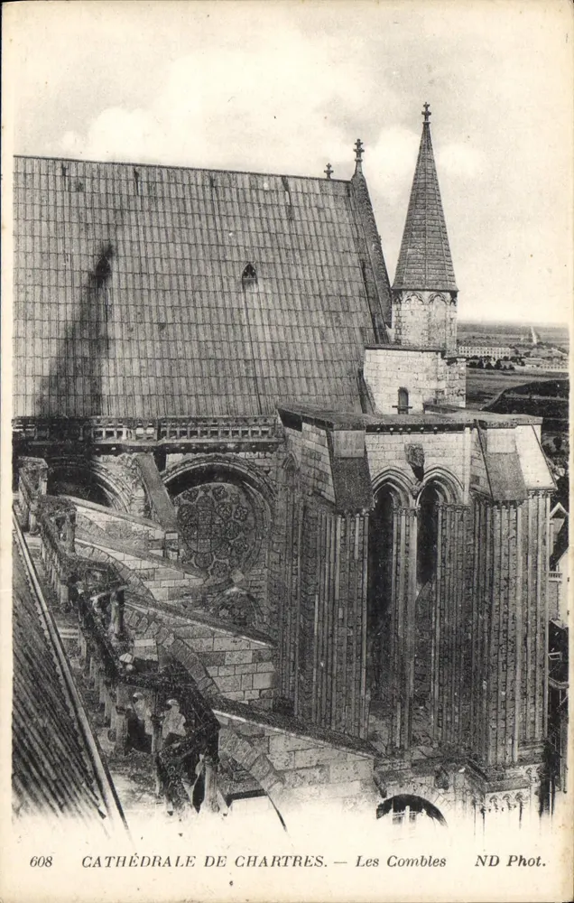 Catedral de Chartres — Os Combles — ND Phot. - Frente
