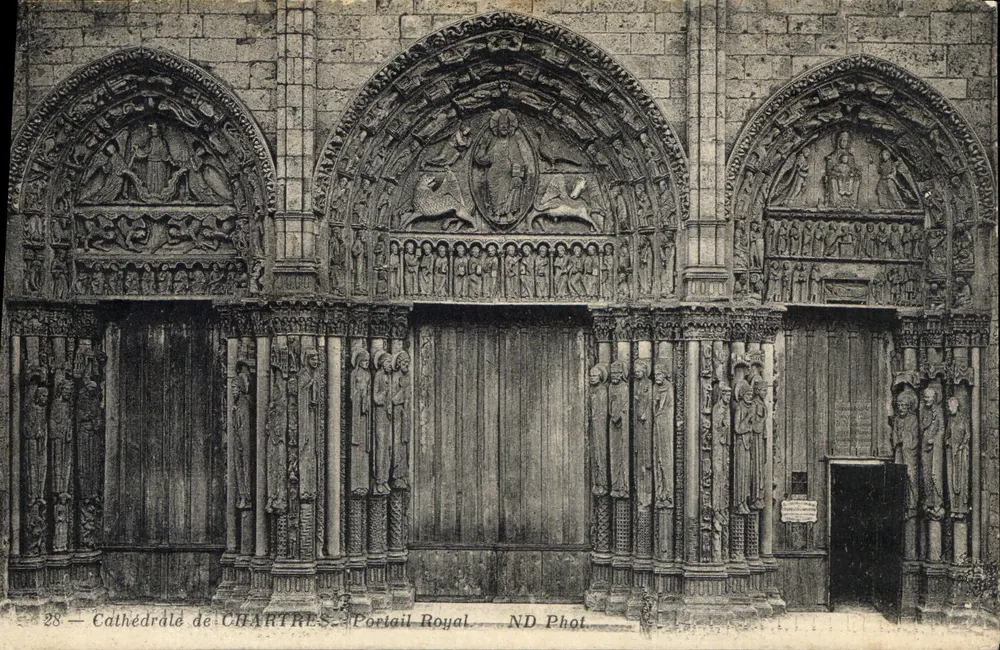 Catedral de CHARTRES — Portal Real — ND Fot. - Frente