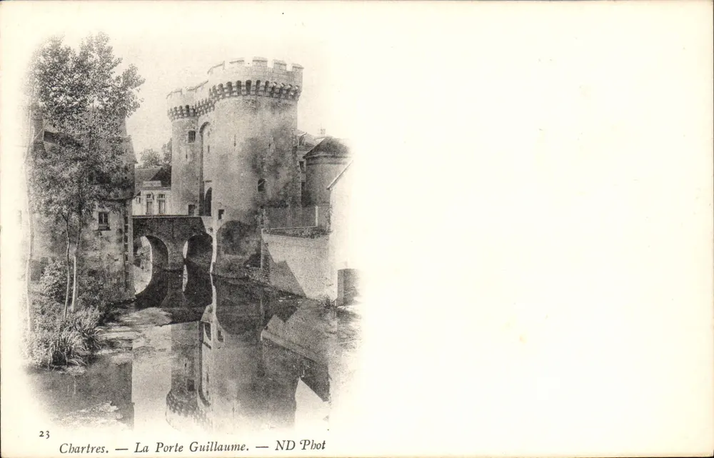 Chartres — A Porta Guillaume — ND Phot - Frente