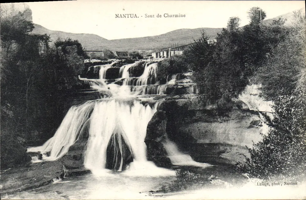 NANTUA - Saut de Charmine — uitzicht op de waterval — Laloge, fot. Nantua - Voorkant