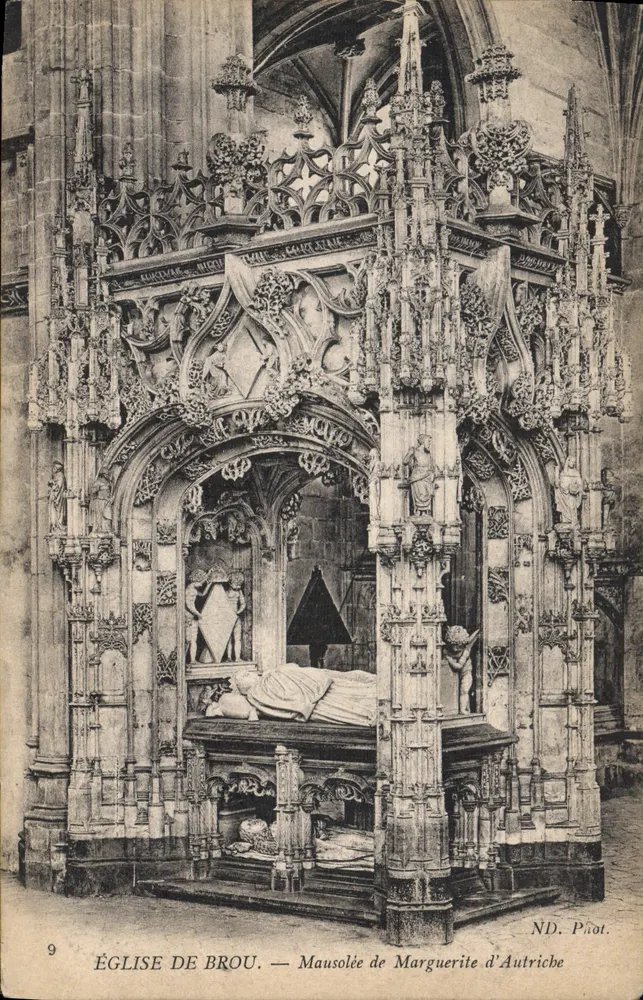 Kirche von Brou — Mausoleum Margarete von Österreich - Vorderseite