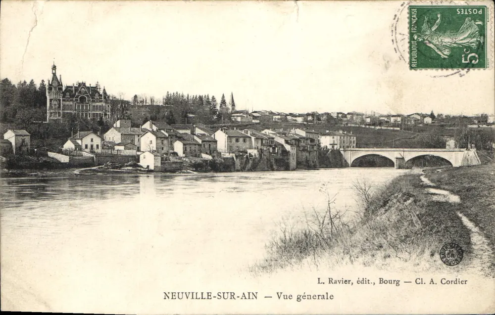 Neuville-sur-Ain — Vue générale — L. Ravier, édit., Bourg — Cl. A. Cordier - Frente