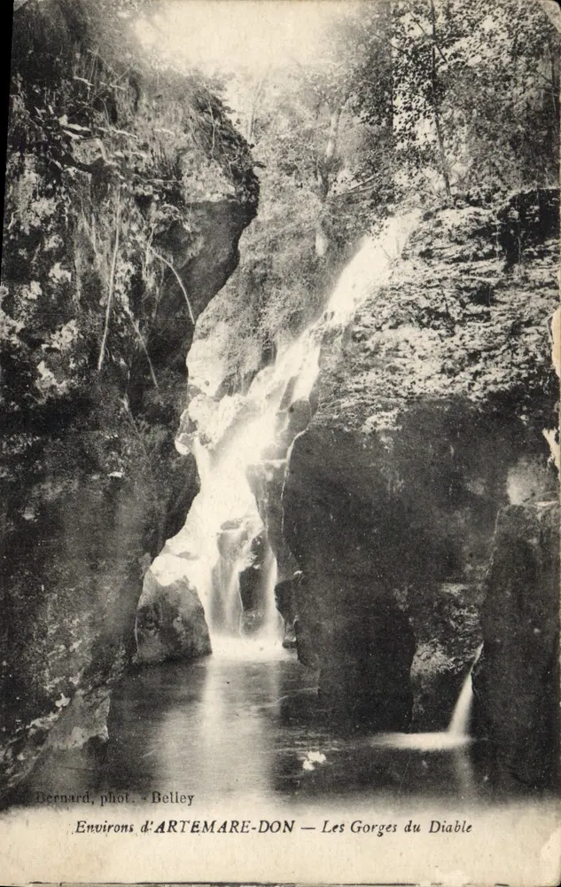 De Gorges du Diable — Rondom Artemare-Don — Bernard, fot. Belley - Voorkant