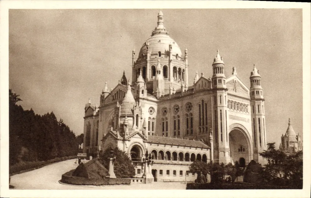A Basílica de Lisieux — Vista geral (A) - Frente