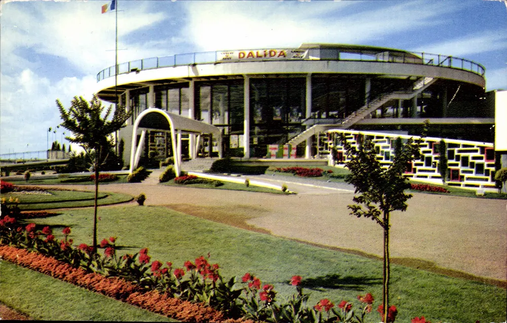 De Rotonde van het Casino van Royan — (C. Ferret, Architect) — M. Beriau, Royan - Voorkant