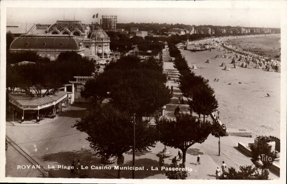 Royan - Die Strand. Das Municipale Casino. Die Brücke — Tito - Vorderseite