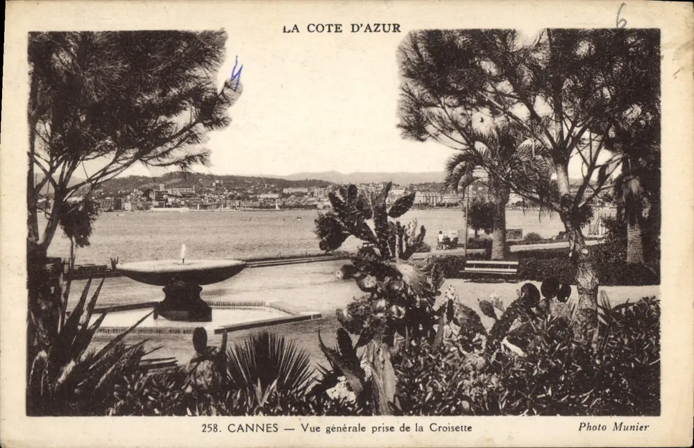 CANNES — Vista geral tirada da Croisette — Foto Munier - Frente
