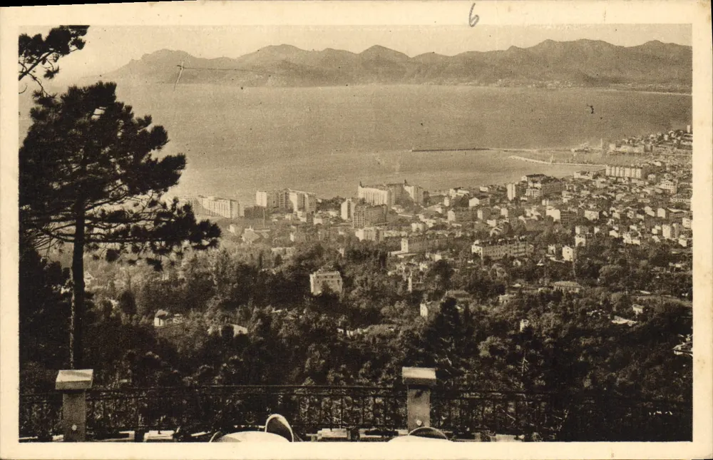 Cannes — Vista geral do Estérel — Les Editions Frank, rue Caden Drimant - Nice - Frente