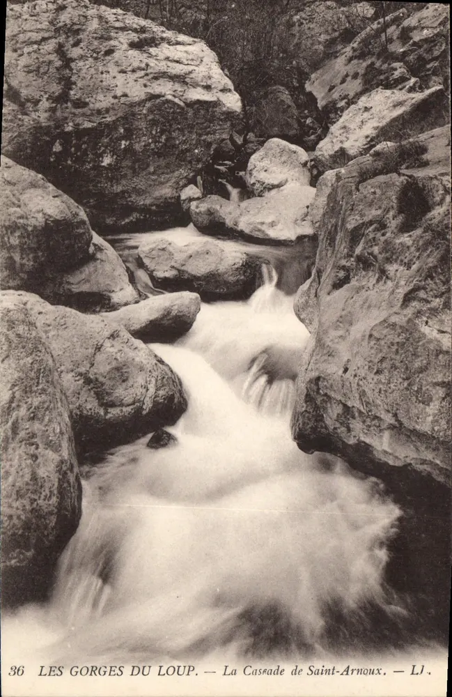 As Gorges do Lobo — A Cascata de Saint-Arnoux — LI - Frente
