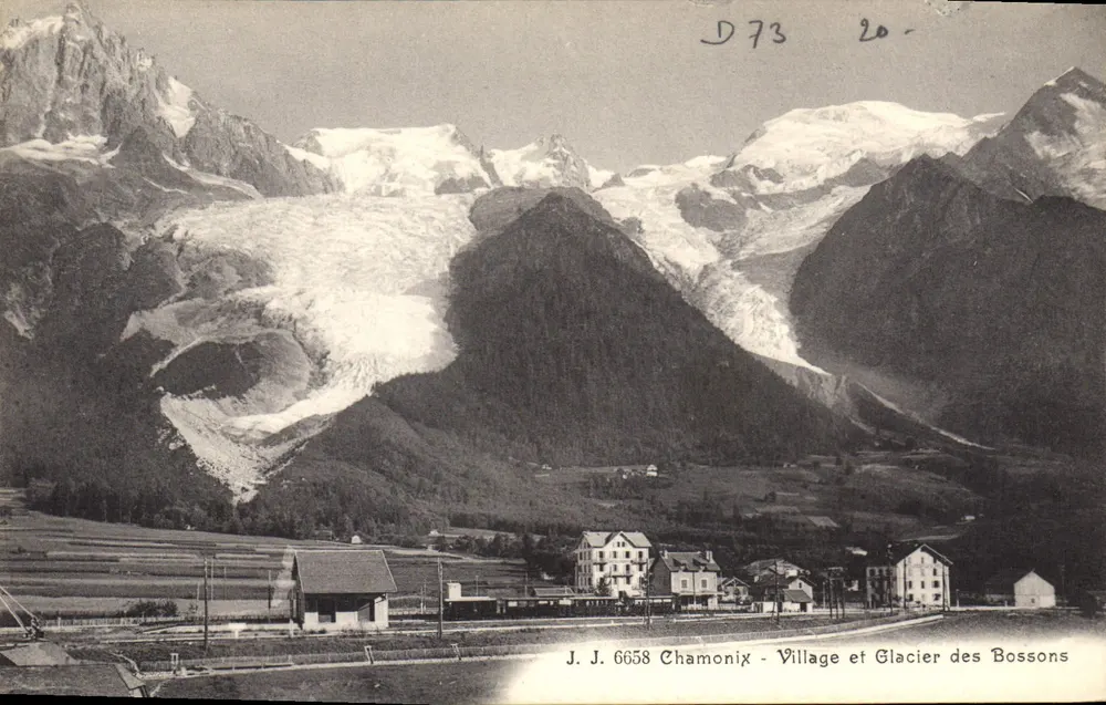 Chamonix - Vila e Glaciar dos Bossons — J. J. 6658 - Frente