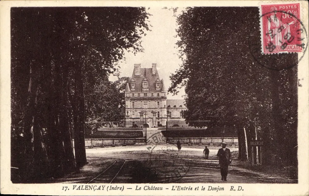 Valençay (Indre) — Das Schloss — Der Eingang und der Bergfried R.D. - Vorderseite