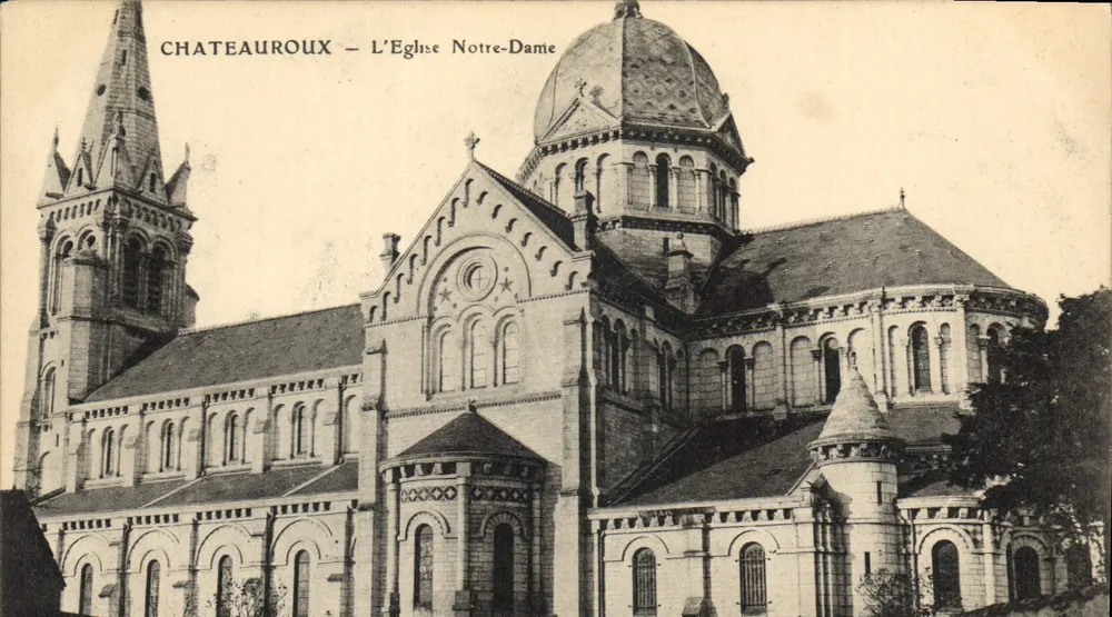 Châteauroux — A Igreja de Nossa Senhora — Editora não identificada, número de série não visível - Frente