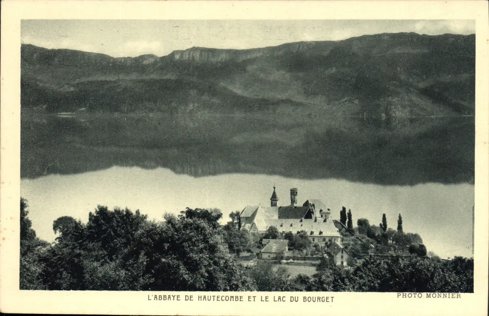 A Abadia de Hautecombe e o Lago do Bourget — Foto Monnier - Frente