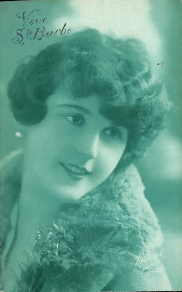 Mulher sorridente — retrato em sépia — editor Bleich n°1032 - Frente