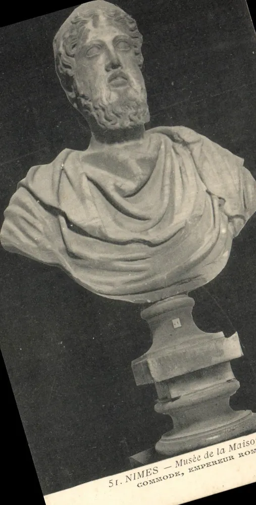 Nîmes — Museu da Casa Romana — Busto do imperador Comodo - Frente