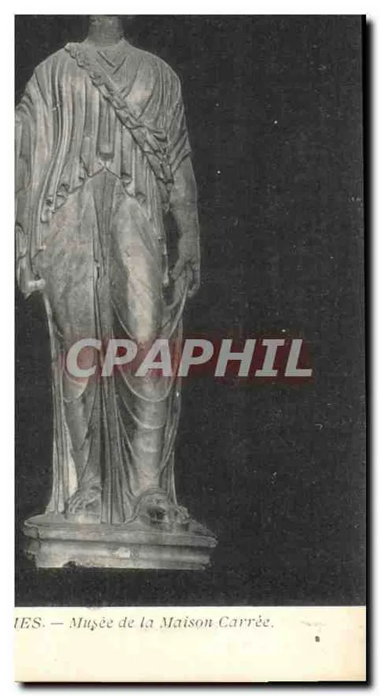 Estátua — Museu da Maison Carrée — A. R. - Frente